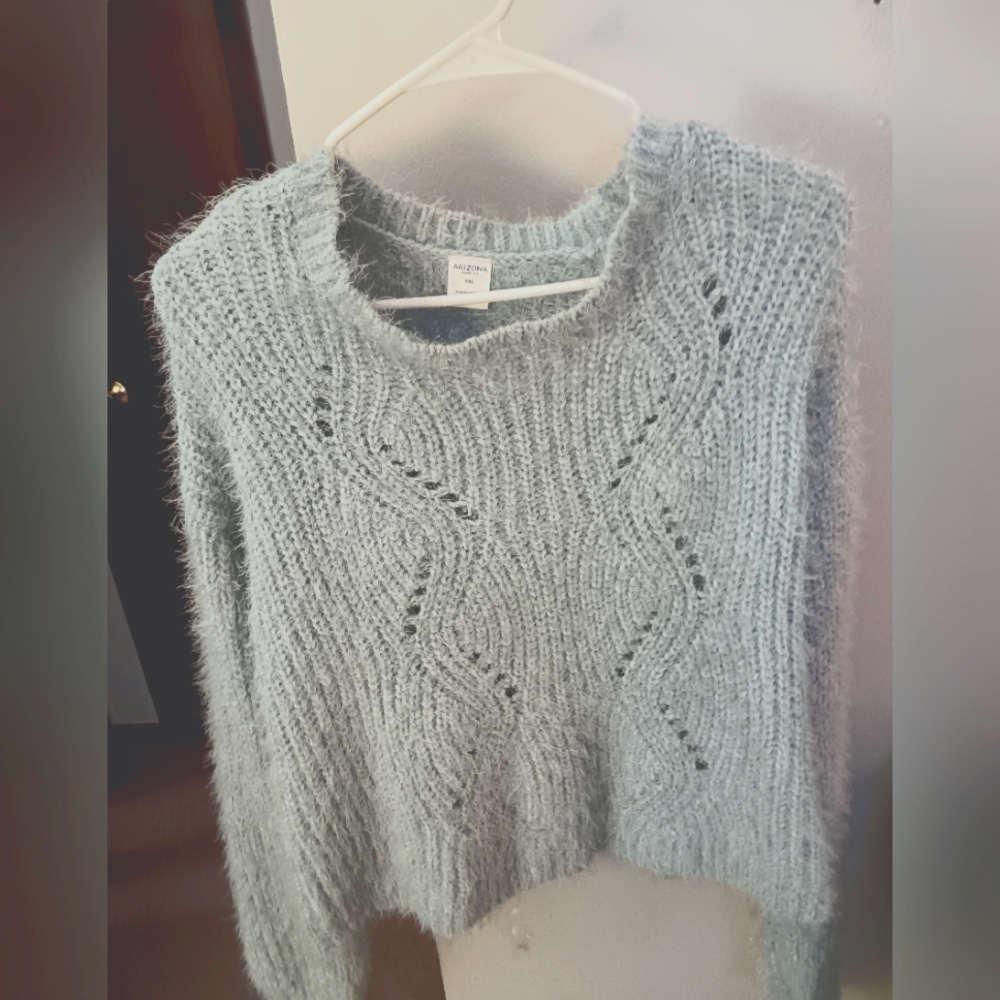 Cozy crop sweater baby blue super cute size xxl perfect oversized 💙